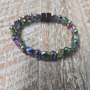Hematite peacock coloring 7-7.5” Magnetic clasp bracelet